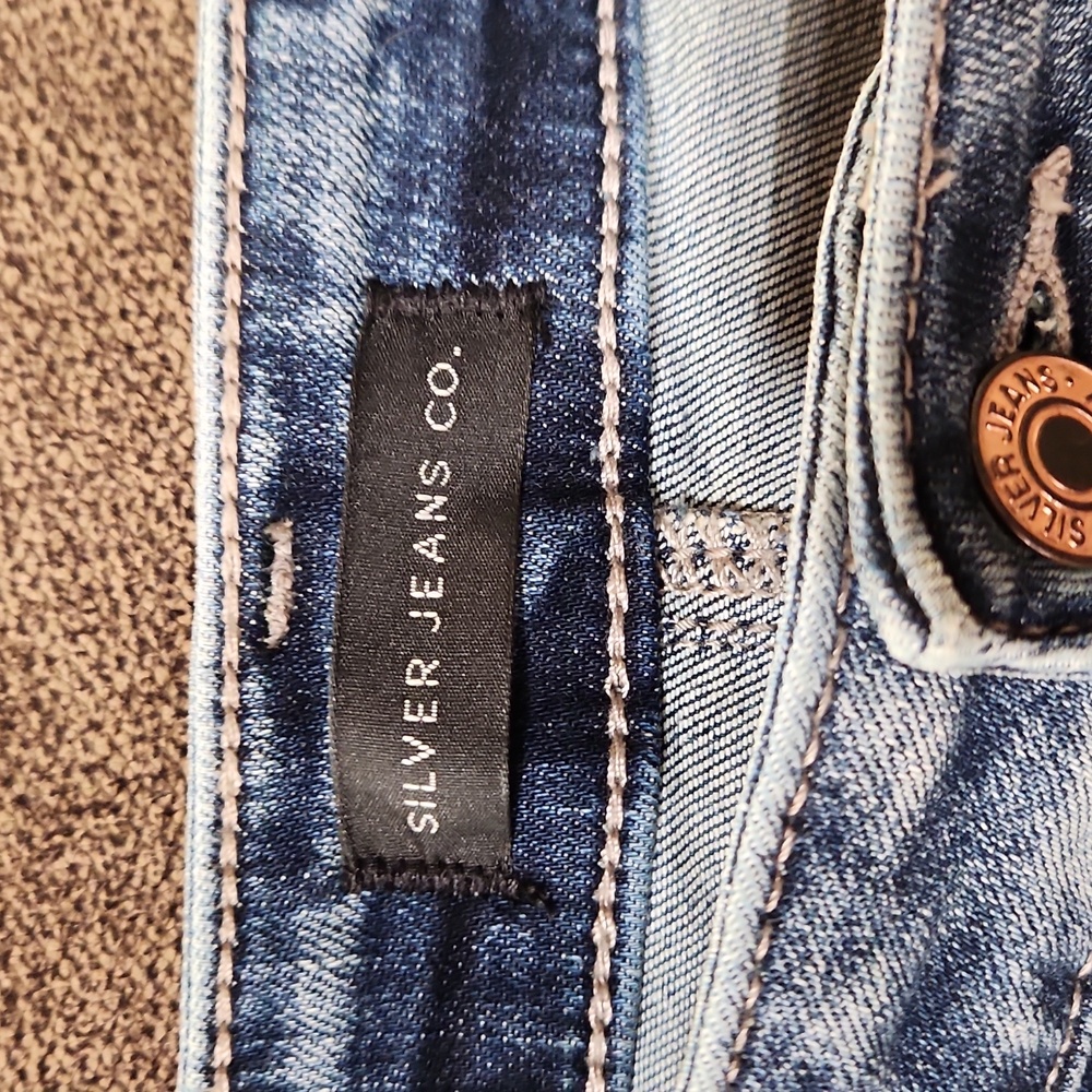 Distressed‎ Denim Shorts - Picture 3 of 4